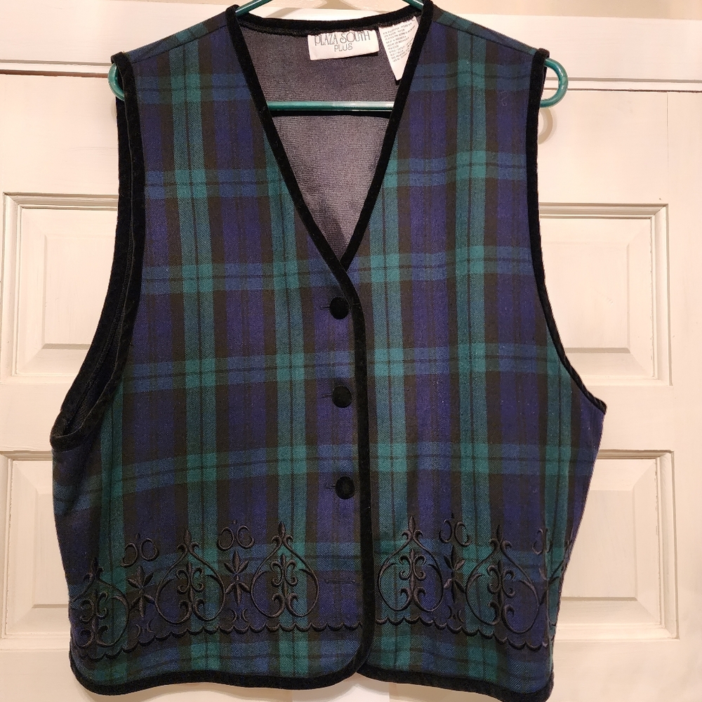 VINTAGE VEST Plaza South Plus Navy/Green Plaid w/Navy Velvet Trim & Embroidery